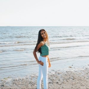 Meet your Posher, Rhea